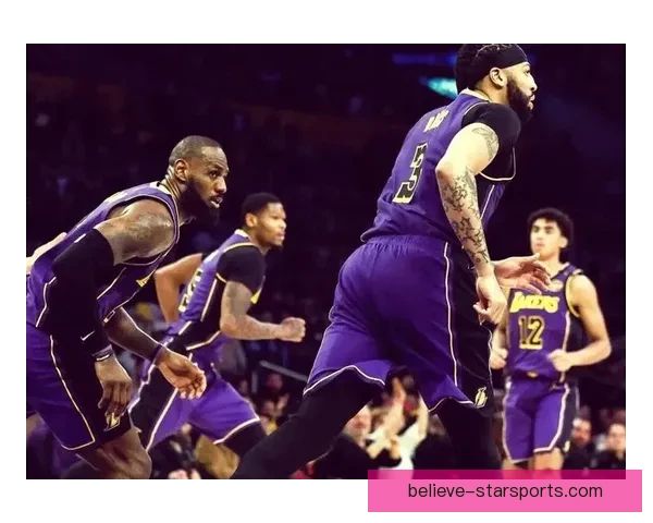 詹姆斯赛季首度三双带队击败勇士 带领湖人重返西部前四